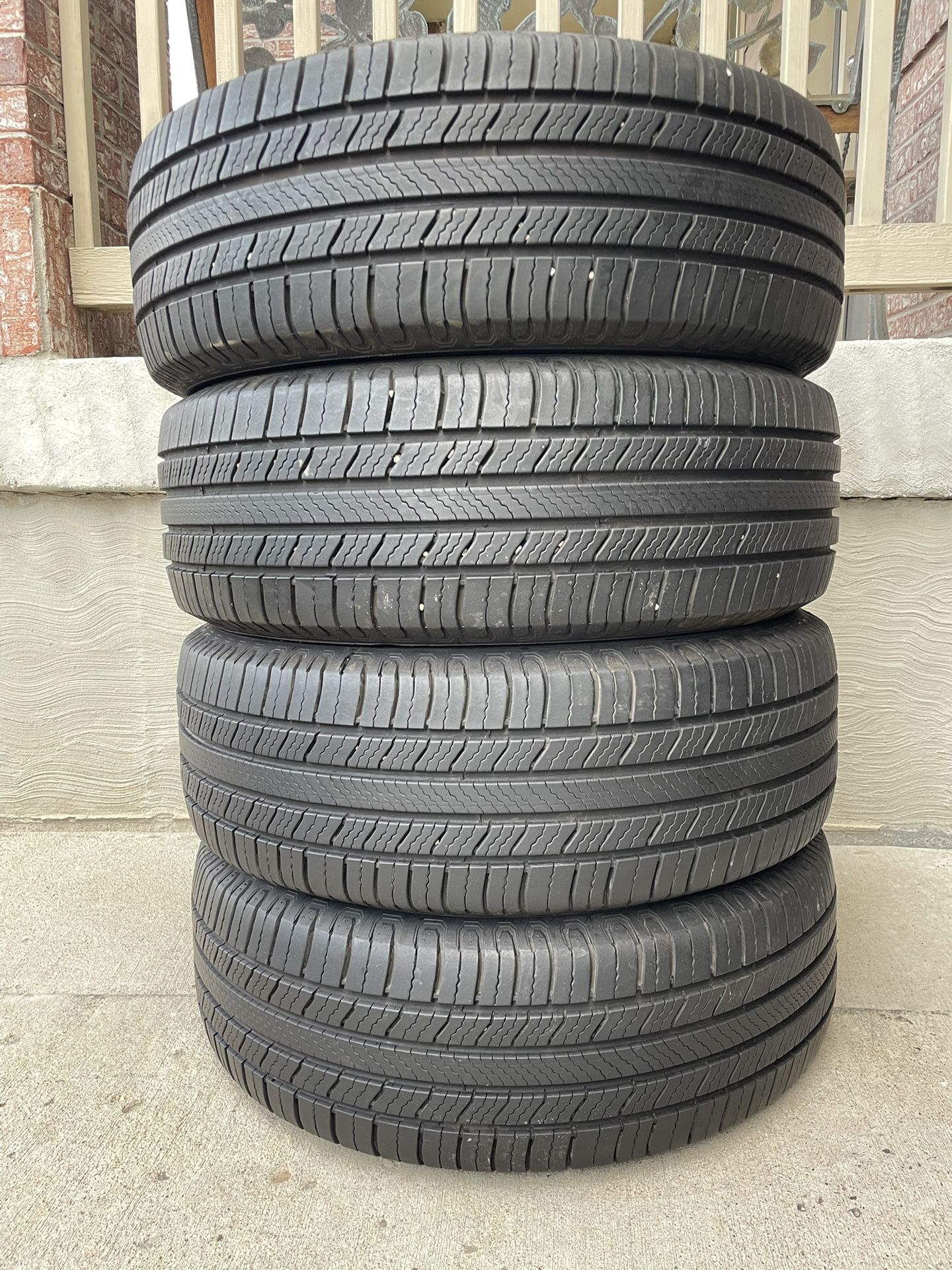 225-60-17 / FULL SET / MICHELIN TIRES