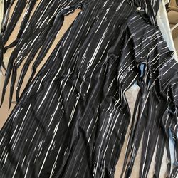 MEDIUM BLACK & WHITE GHOST COSTUME