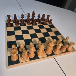 Vintage Travel Drueke Company Wooden Chess Set 