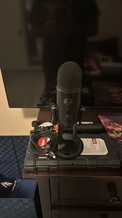 BLUE YETI MIC- Black