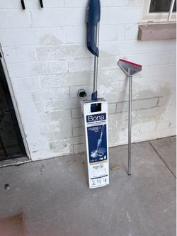 Spray mop and floor cleaner