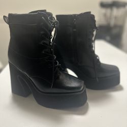 Black Trendy Boots 