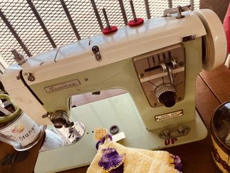 HUGE PRICE DROP! Vintage Sewing Machine / Table