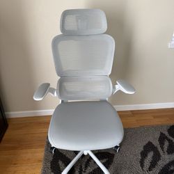 Modern Ergonomic Office Chair – Mesh Back, Great Condition