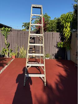 Husky 8 foot step ladder