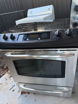 Stainless Steel Electric Range with Glass Cooktop