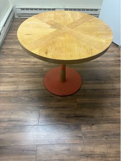 Solid sturdy table , needs a little TLC
