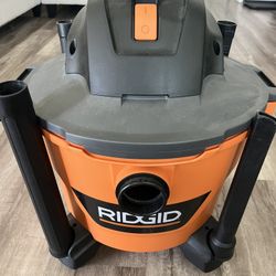 9 Gallon 4.25 PHP Ridgid Wet/ Dry Shop Vac