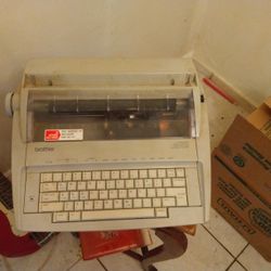 Brother Electronic Typewriter 
