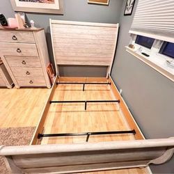 SIZE FULL BED FRAME NEEDS TO GO ASAP! MAKE OFFERS!!