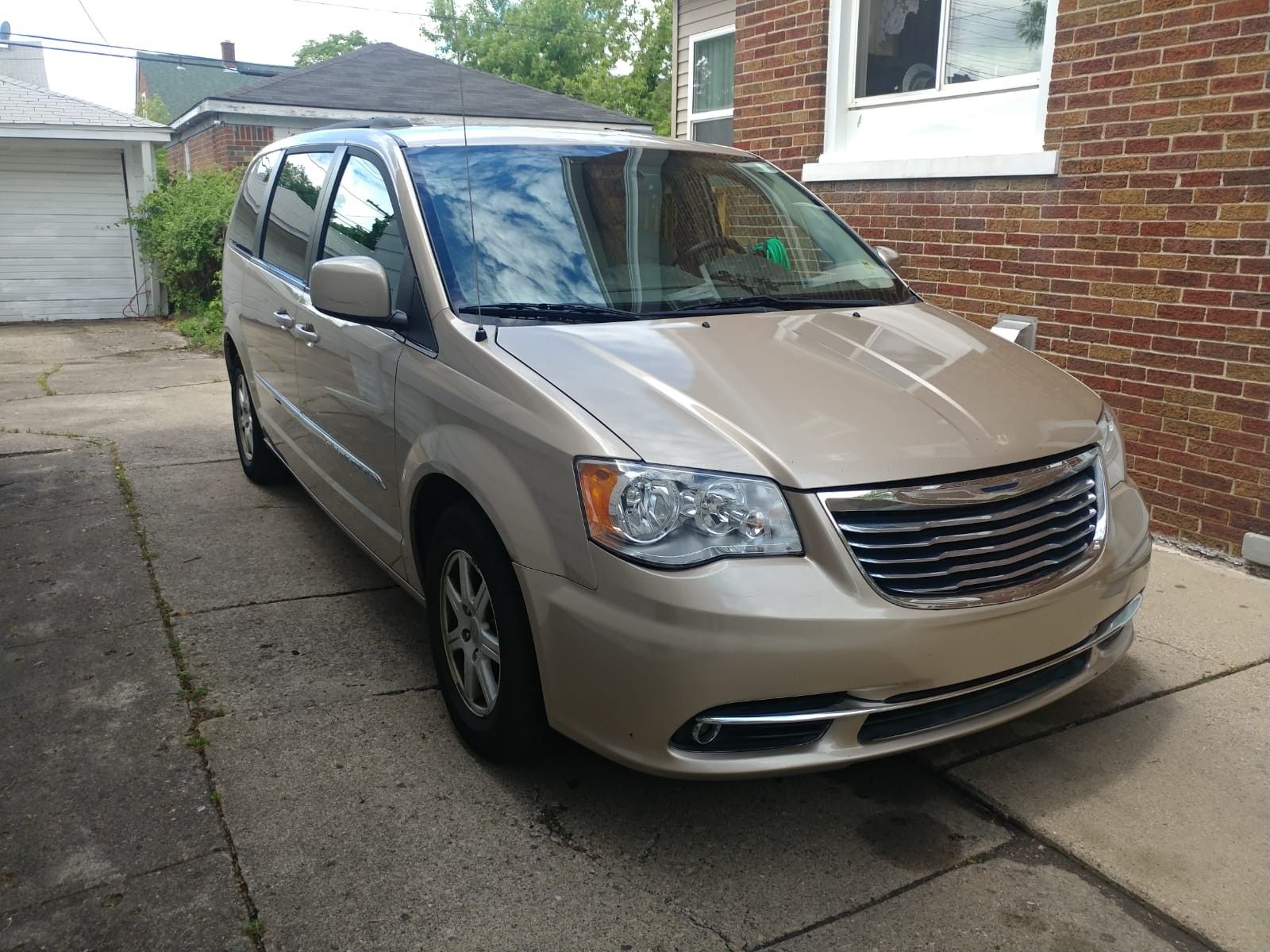 2012 Chrysler Town and Country Minivan