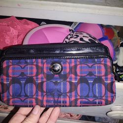 Coach Authentic Brand New Clutch 