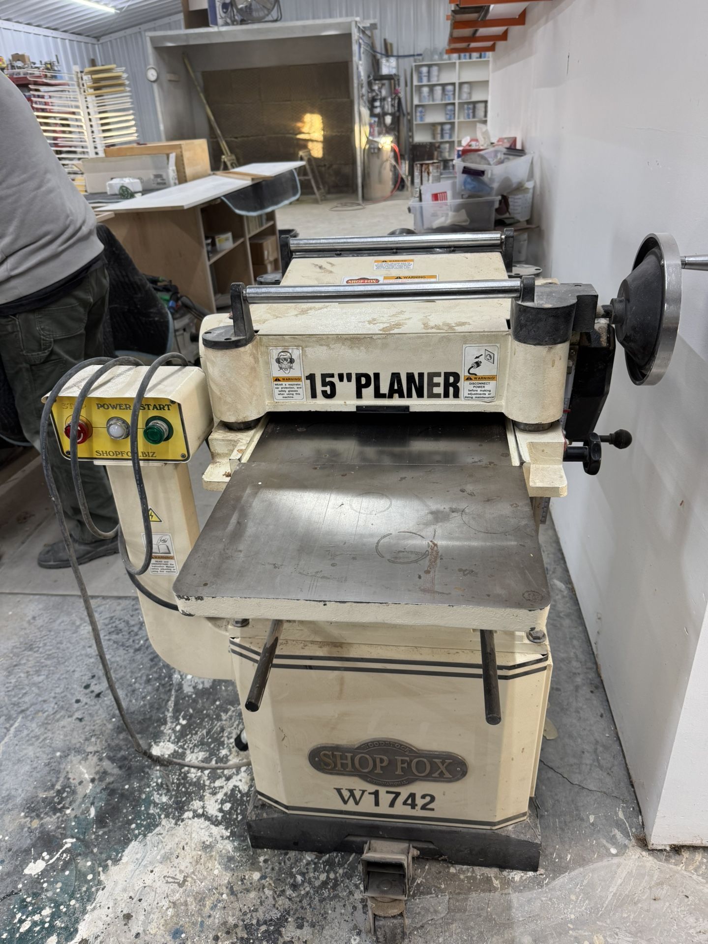 ShopFox 15” Planer - Three Knives & Integrated Mobile Base