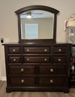 Gorgeous Cindy Crawford Brooklyn collection, 10 drawer dresser w/ Mirror, dark wood.