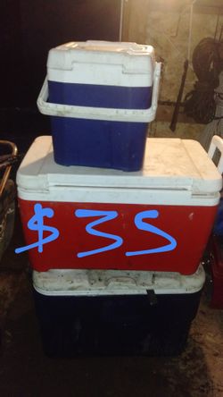 3 hieleras buen estado .solo un poco sucias