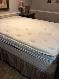 Queen sized water bed