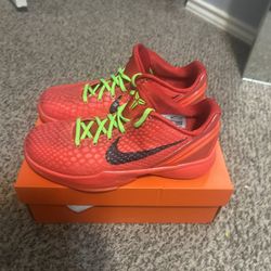 Size 7y Kobe Reverse Grinches 