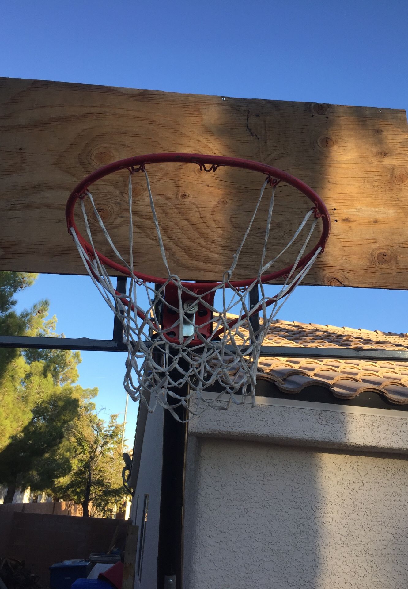 Basketball hoop