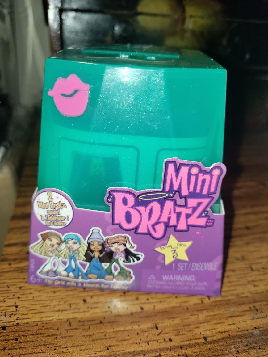 Mini Bratz Series 3 * Two mini figures! New, sealed!