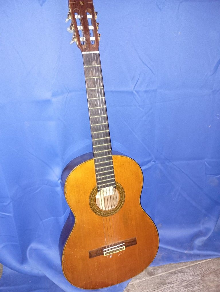 1970s Yamaha C-300 Classic Acoustic Guitar
