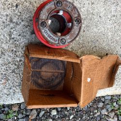 Ridged 1-1/2  Threading Die