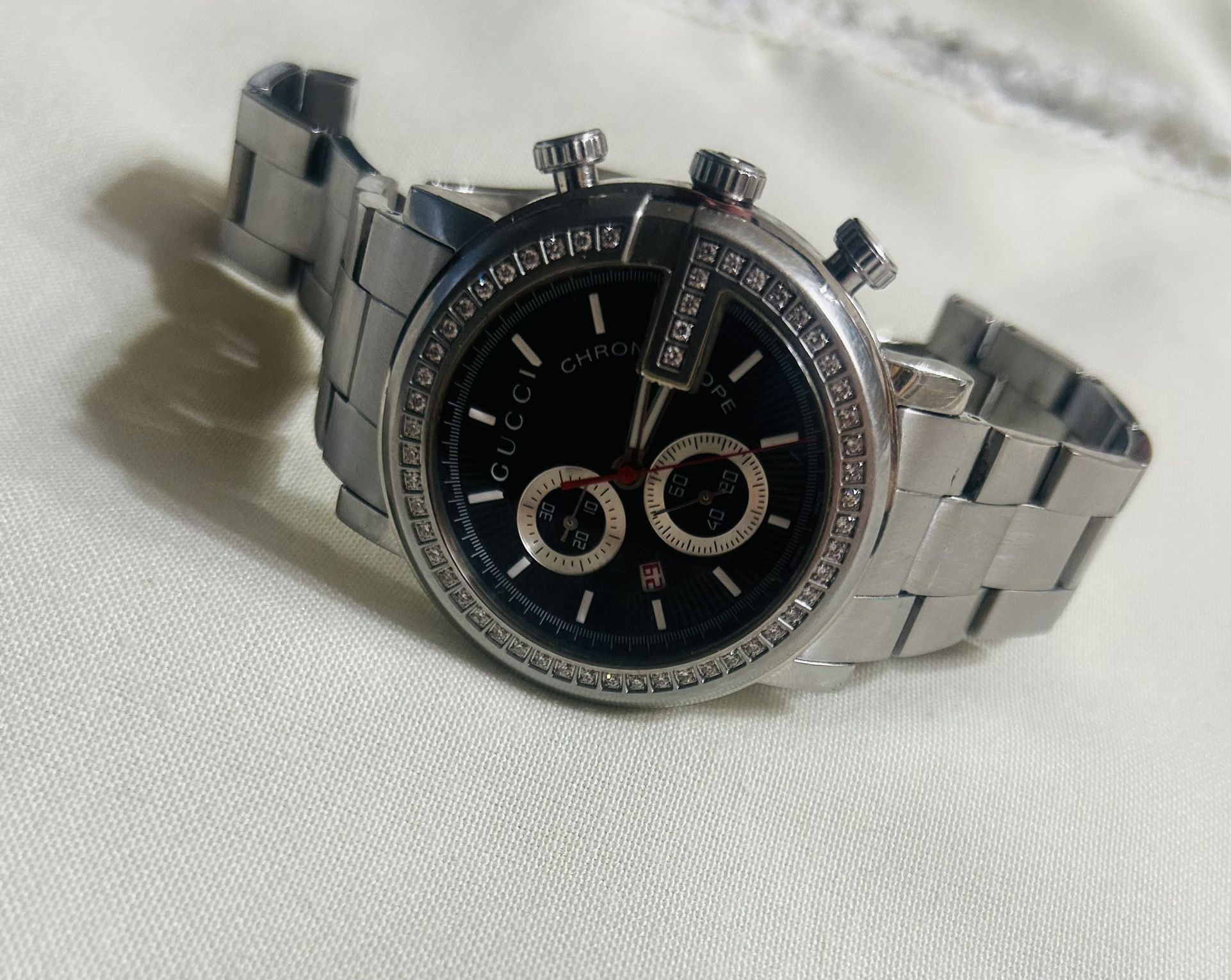 Gucci Chronoscope w/diamond bezel 2.5 carats 