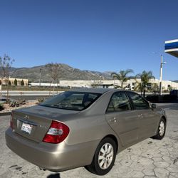 2004 Toyota Camry XLE CLEAN TITLE 4D Sedan