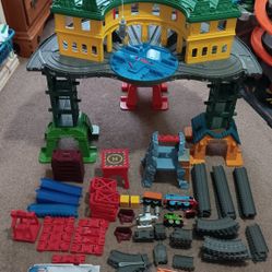 Fisher-Price Thomas & Friends Super Station Train Set