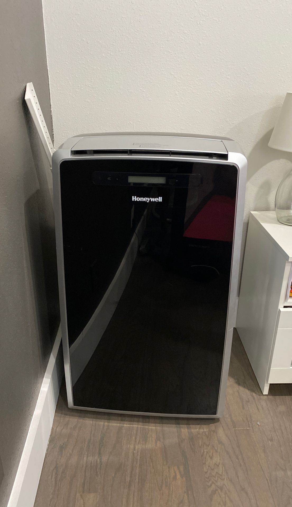 Honeywell Portable Air Conditioner 14000btu Heat Dehumidify Fresh Air