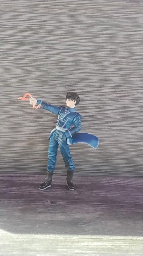 fullmetal alchemist roy mustang figurine