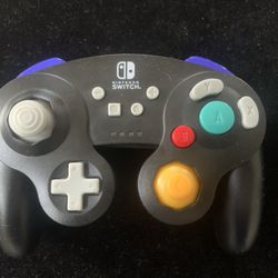 PowerA Nintendo Switch Black GameCube Wireless Controller(Missing Battery Cover)