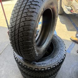 Bridgestone 255/70/18