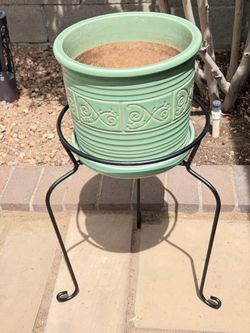 Metal Stand and Ceramic Pot