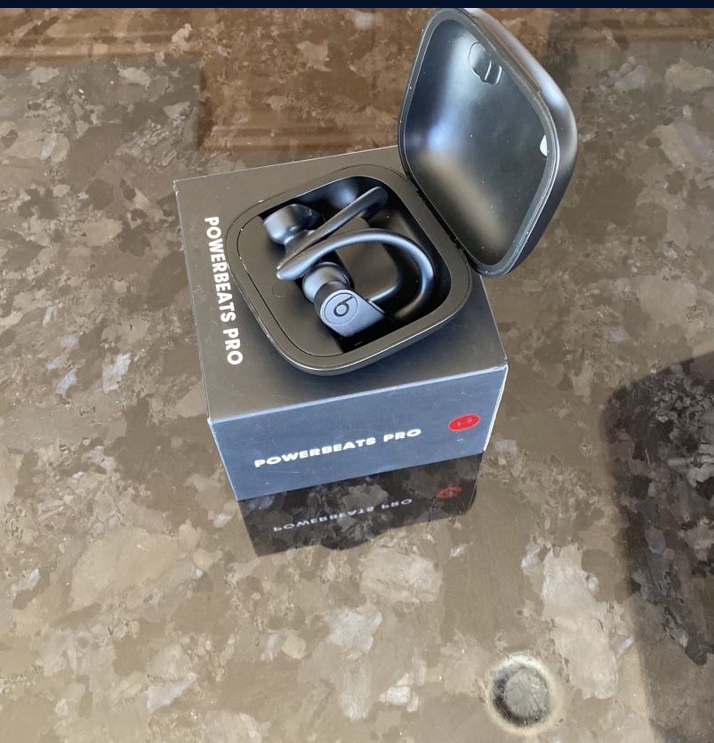 Powerbeats Pro *Great Condition*