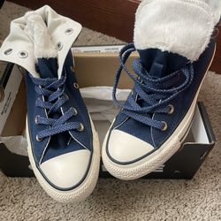 New Converse Chucks Sz 6