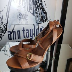 Ralph Lauren  Size 10 Brown Heels Needs some TLC!