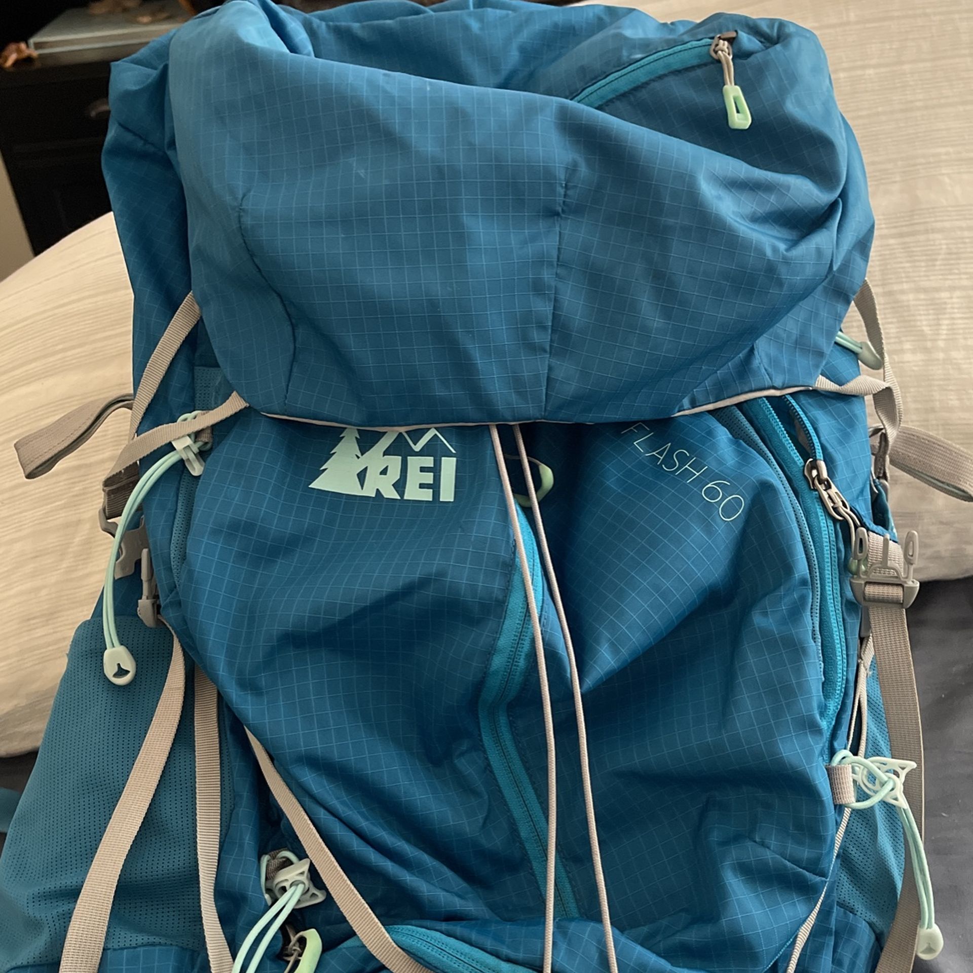 REI Flash 60l Hiking Backpack
