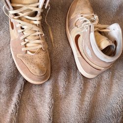 Jordan 1 Mid Legend Light Brown