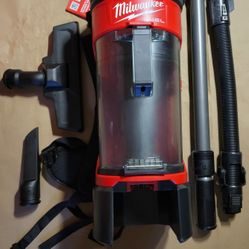 Milwaukee
M18 FUEL 18-Volt Lithium-Ion Brushless 1 Gal. Cordless 3-in-1 Backpack Vacuum (Vacuum-Only)

