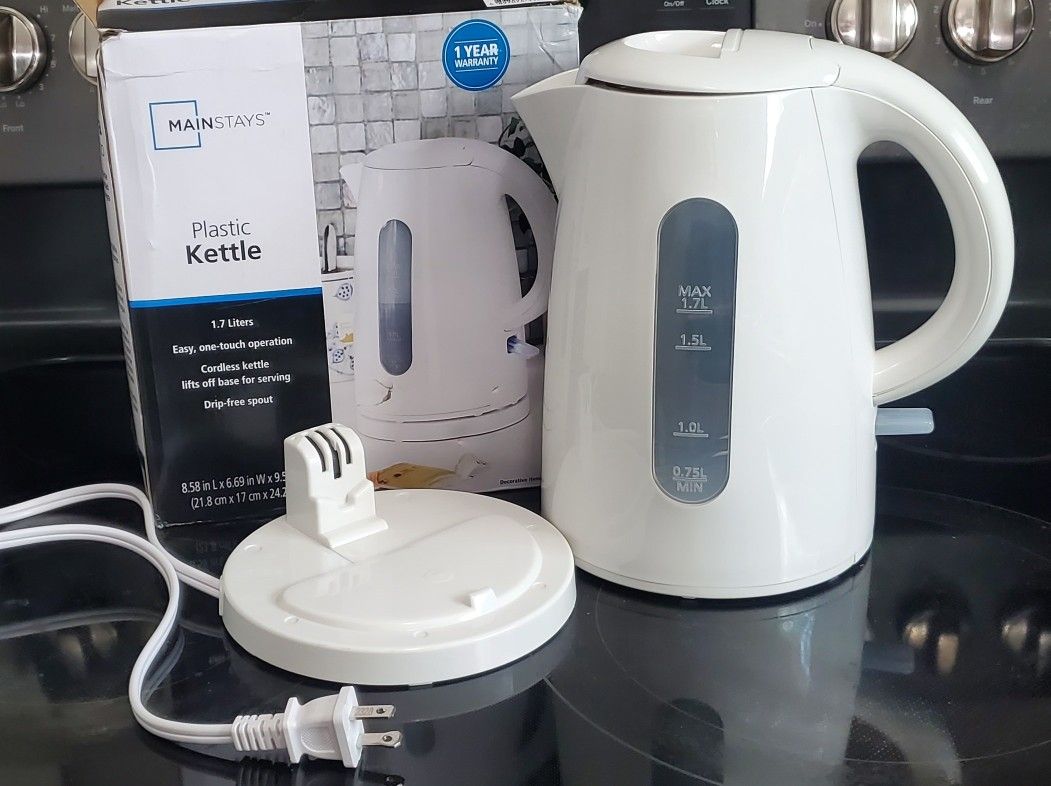 Mainstays Electric Plastic White Kettle, Open Box