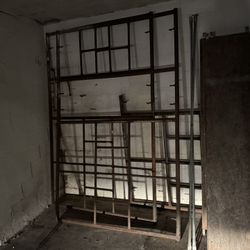 Scaffolding I bought in A Storage Unit. Don’t know much about it Selling Cheap 