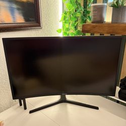 OBO - 32in Samsung HDR QLED 144Hz 1ms Curved Freesync Gaming Monitor 