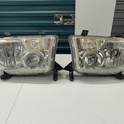 Toyota Tundra OEM Headlights