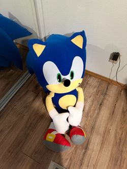 Giant Sonic plushie