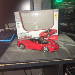 Pre-owned ASSEMBLYLINE LaFerrari model car. Comes fully built in original box (Original box is slightly worn)
