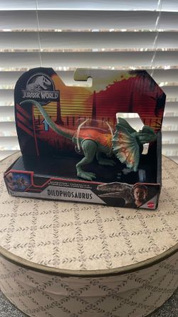 Jurassic World dinosaur dilophasaurus