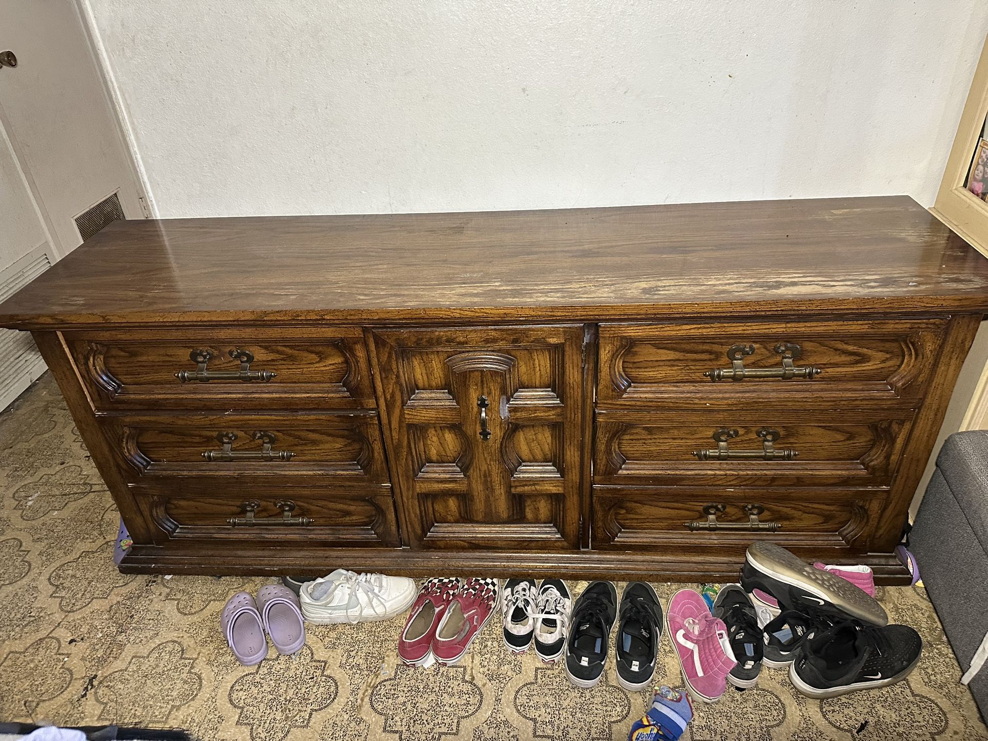 Dresser $40
