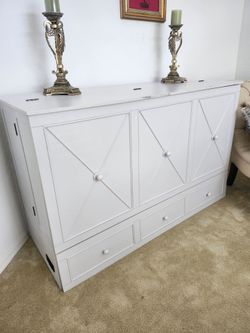 Murphy Queen size BED