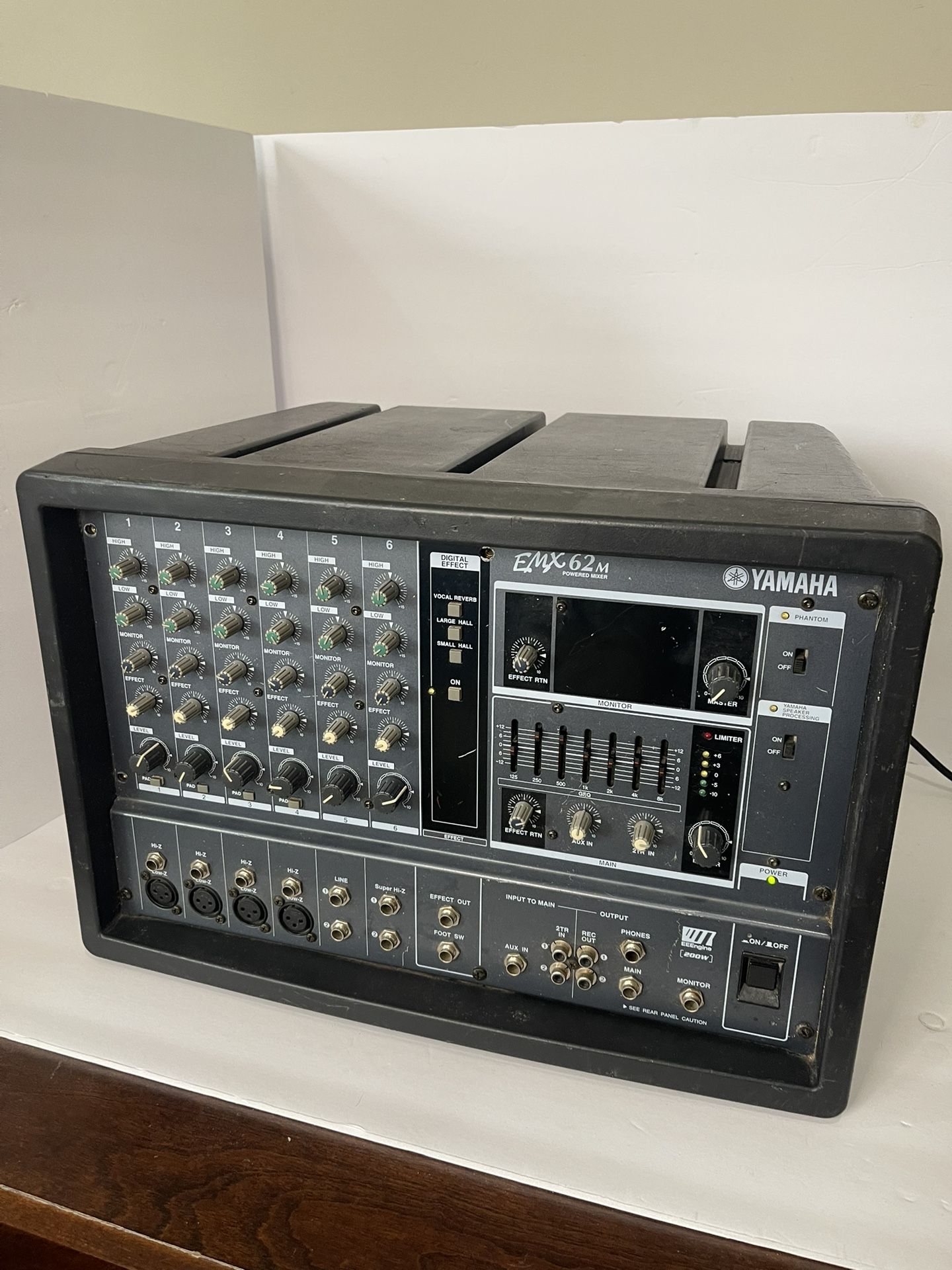 Yamaha EMX62M 200w 6-Channel Powered Mixing Mixer Head w/ Reverb Working