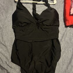 New L One Piece With Twisted Back 